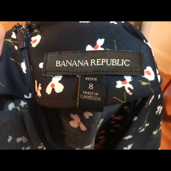 NWOT Petite Floral V-neck Fit and Flare Navy Blue Dress - Picture 6 of 7